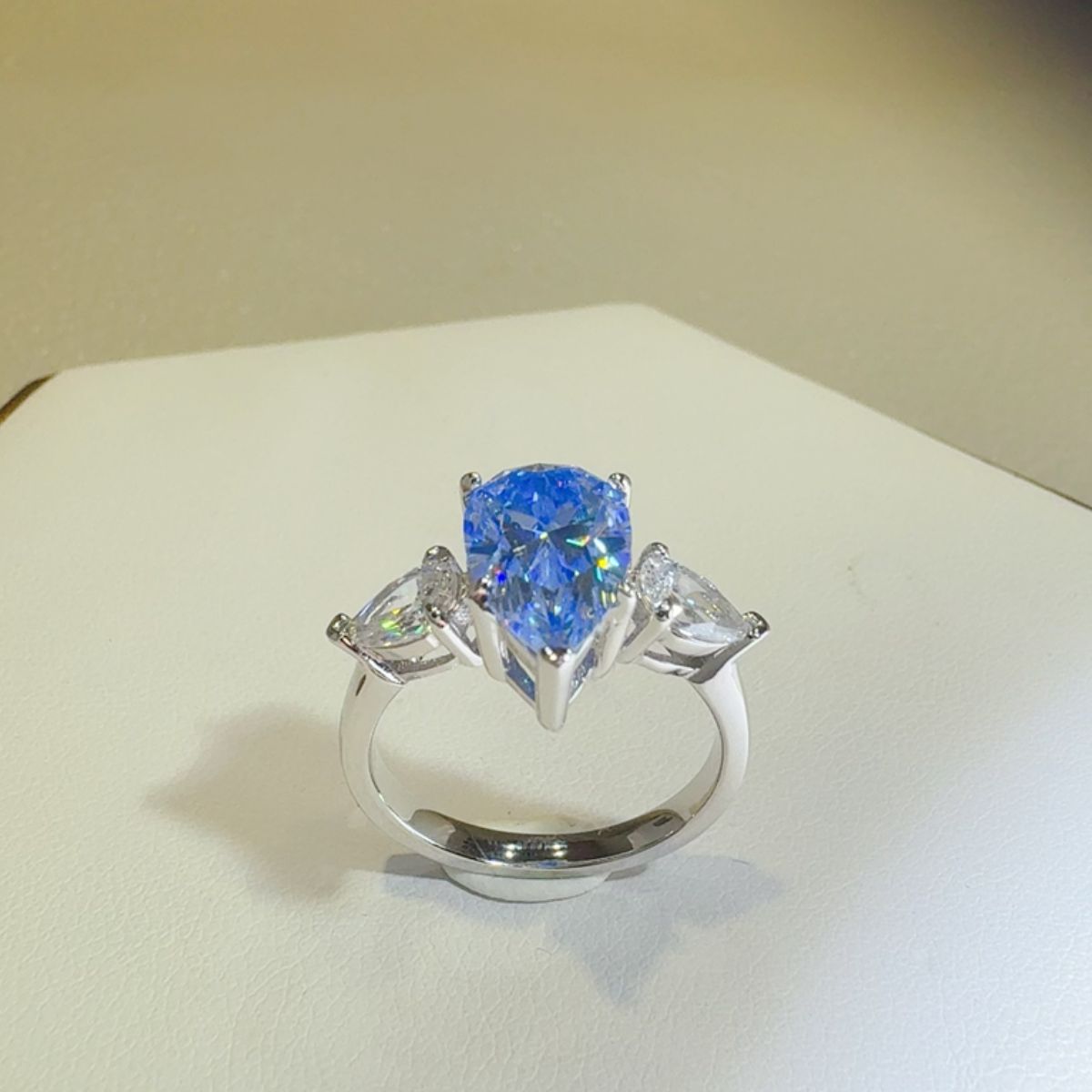 DCDI 2 Carat Blue Sapphire Moissanite Teardrop Cut 925S Ring