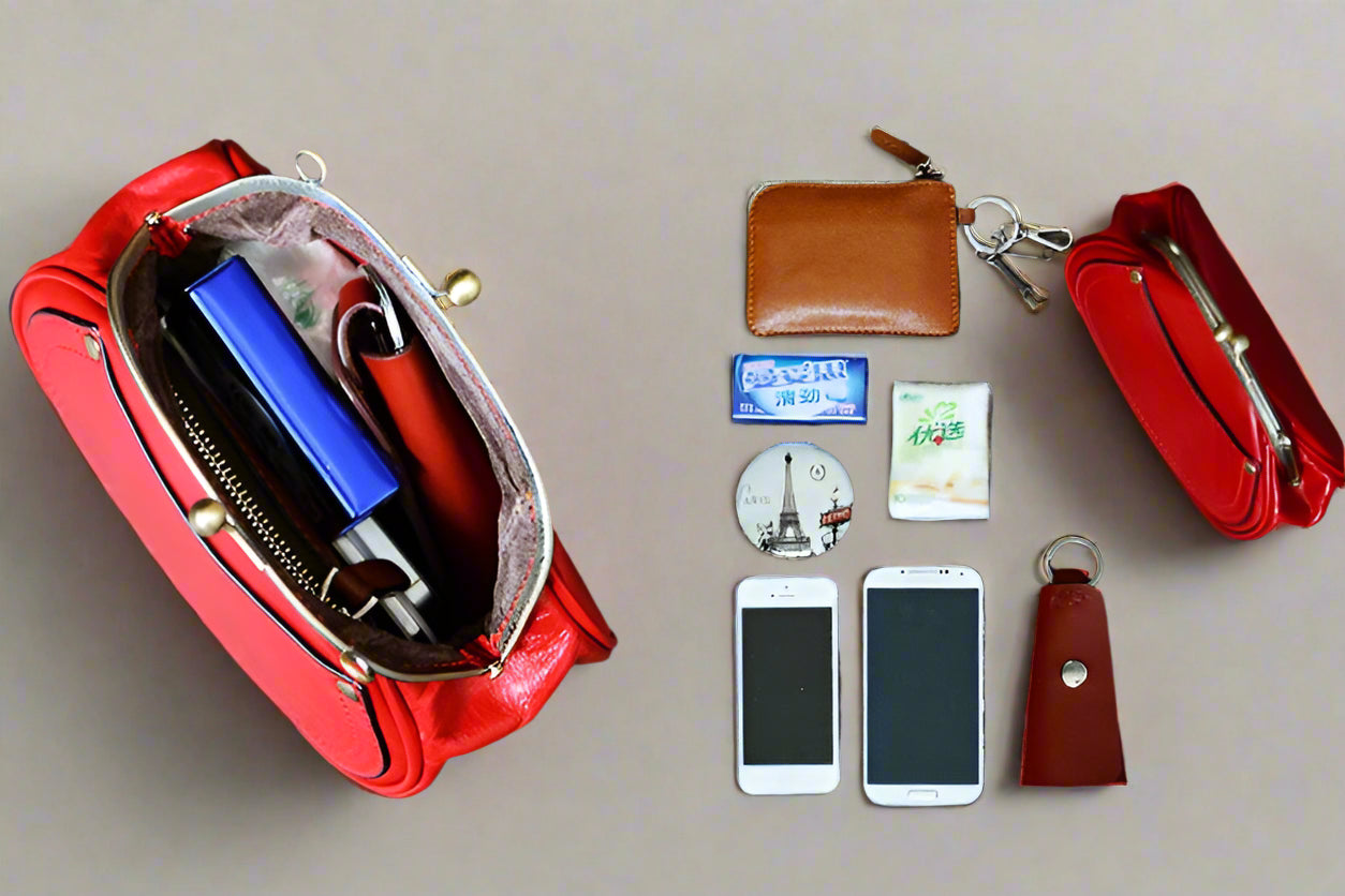 DS Designer Priceless Mini Messenger Handbag