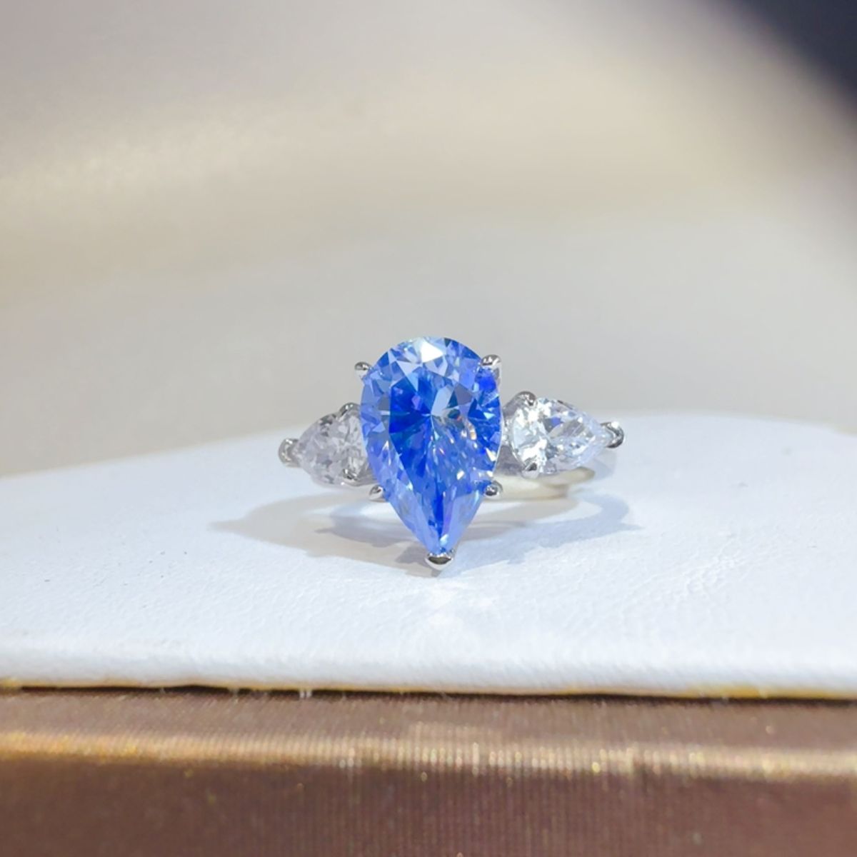 DCDI 2 Carat Blue Sapphire Moissanite Teardrop Cut 925S Ring